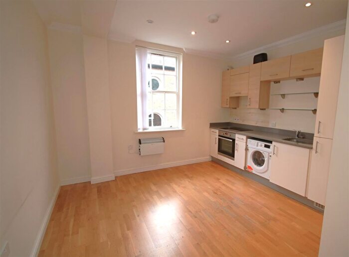 1 Bedroom Flat To Rent In Heritage House, Marlowe Avenue, Canterbury, CT1