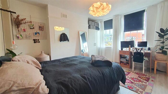 3 Bedroom Apartment To Rent In Una House, Prince Of Wales Road, London, NW5
