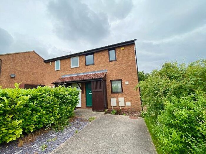 2 Bedroom House To Rent In Veryan Place, Fishermead, Milton Keynes, MK6