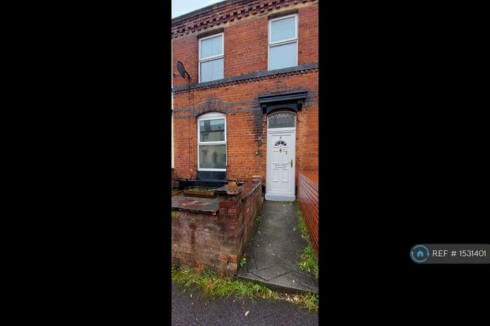 3 Bedroom Terraced House To Rent In Raven Street, Bury, BL9