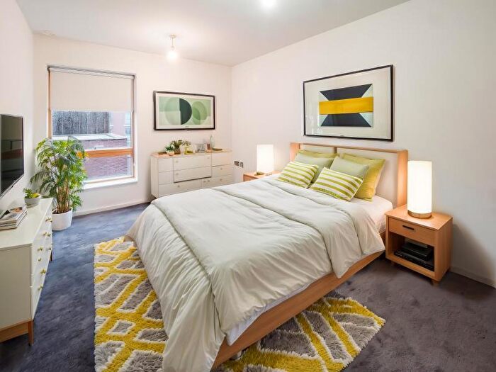 2 Bedroom Apartment To Rent In Apt . :: Ice Plant, M4