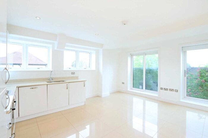 1 Bedroom Apartment To Rent In Coombe Road, New Malden, KT3