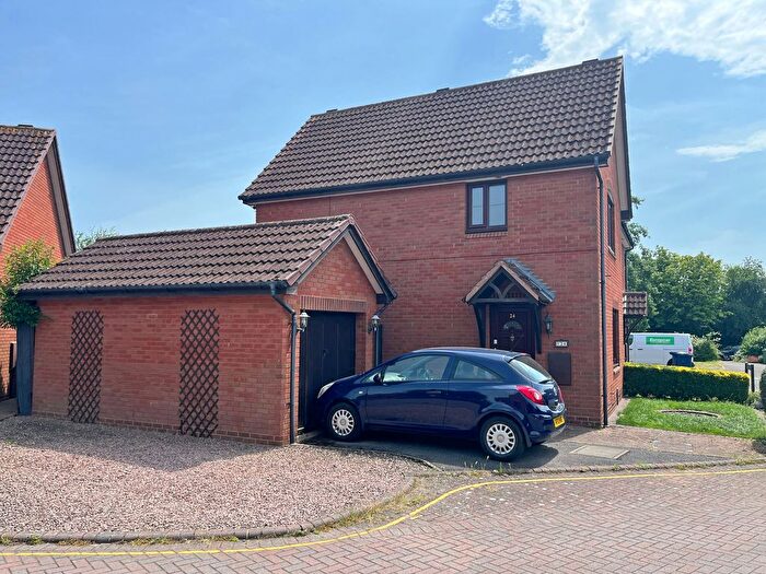 3 Bedroom Semi Detached House For Sale In Berkeley Close, Hucclecote, GL3