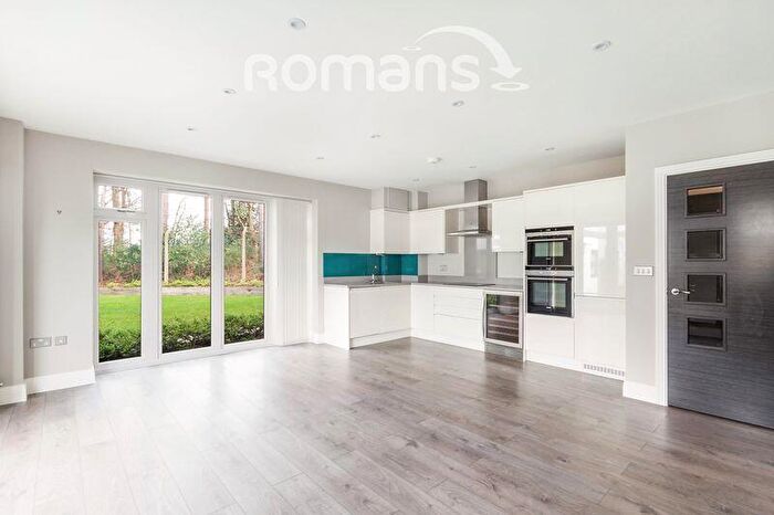 2 Bedroom Flat To Rent In Corunna Court, Wellington Business Park, Crowthorne, RG45