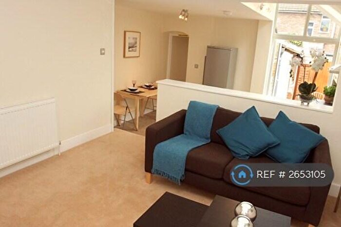 2 Bedroom Flat To Rent In Lime Walk, Headington, Oxford, OX3