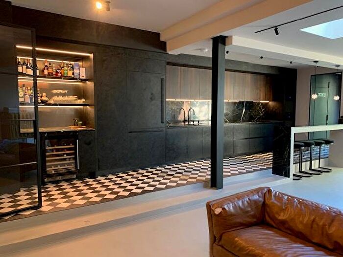 4 Bedroom House For Sale In Sunny Gardens Road, Hendon, NW4