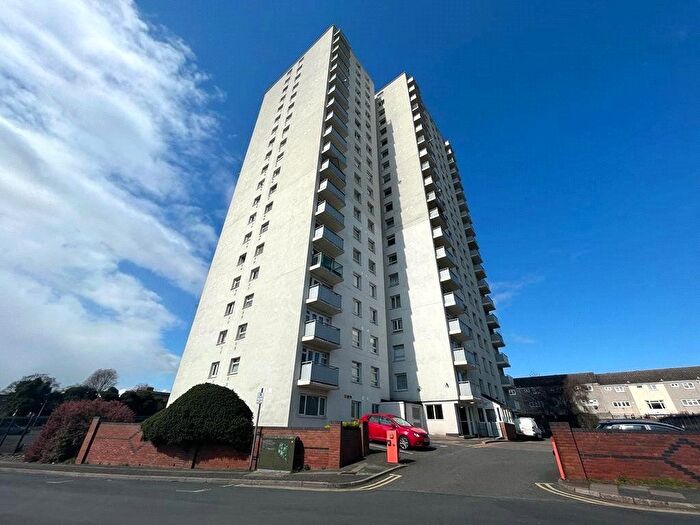 2 Bedroom Flat To Rent In Okement Drive, Wolverhampton, West Midlands, WV11
