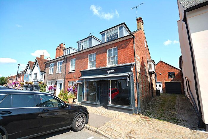 3 Bedroom Flat For Sale In High Street, Amersham, HP7