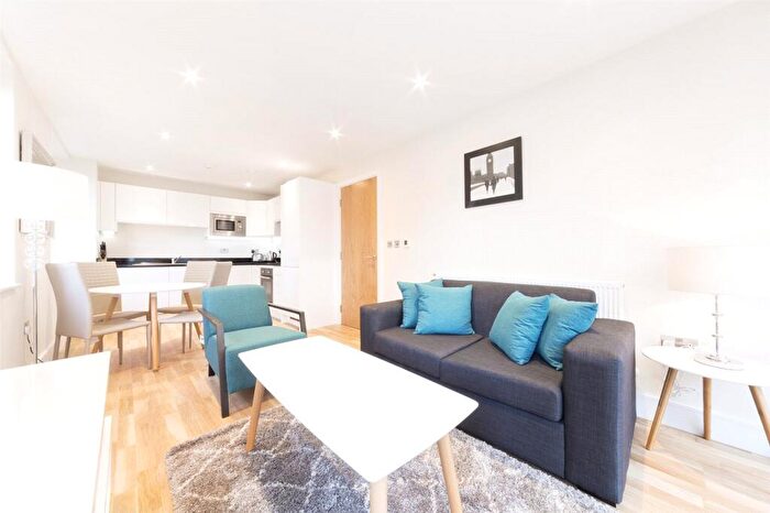 1 Bedroom Apartment To Rent In St. Annes Street, London, E14