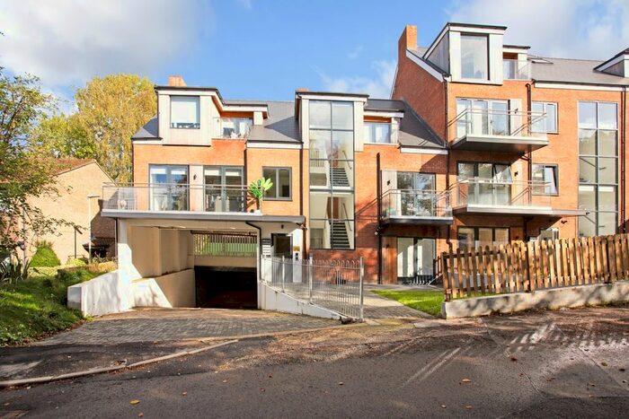 1 Bedroom Flat To Rent In Steeplands, Bushey, WD23