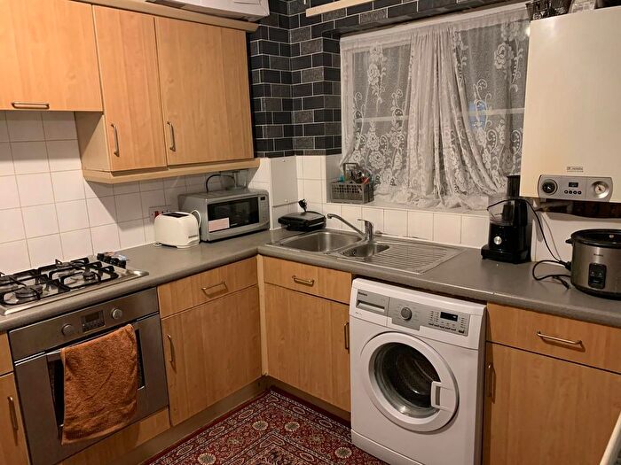2 Bedroom Flat To Rent In Review Road, Dagenham, RM10