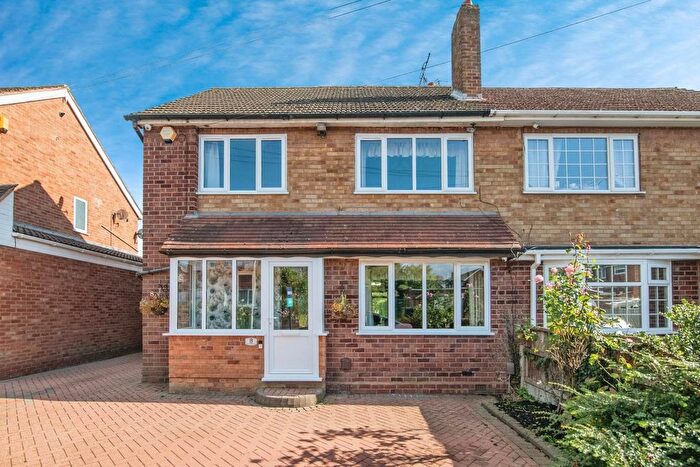 3 Bedroom Semi-Detached House For Sale In Browning Road, Dudley, DY3