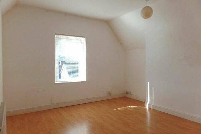 1 Bedroom Flat For Sale In Flat, Cowbridge Road East, Cardiff, CF5