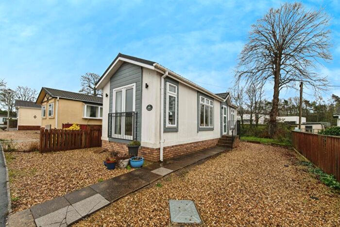 1 Bedroom Park Home For Sale In First Avenue, Newport Park, Exeter, EX2