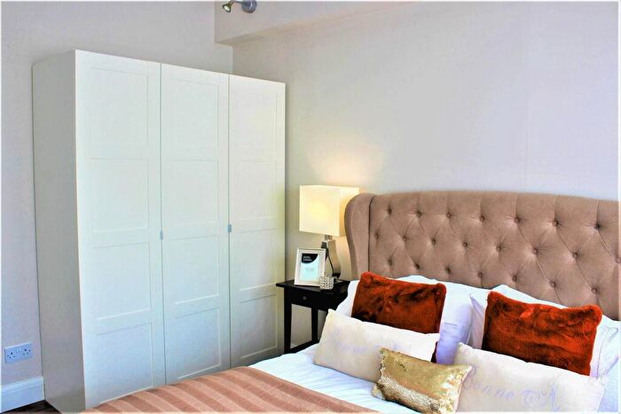 2 Bedroom Flat To Rent In City Road, Old Street, London, EC1V
