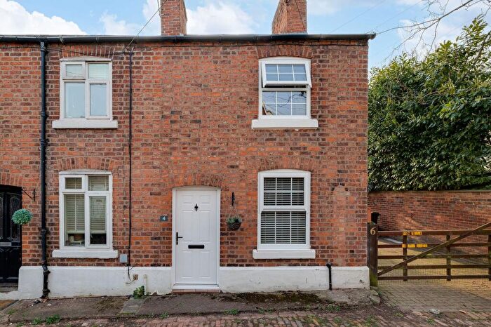 2 Bedroom End Of Terrace House For Sale In Overleigh Terrace, Handbridge, CH4