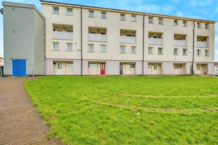 3 Bedroom Flat For Sale In Foxtor Close, West Park, Plymouth, PL5