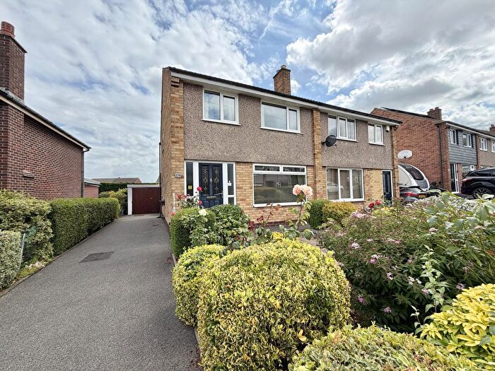 3 Bedroom Semi Detached House For Sale In Denesway, Garforth, Leeds, LS25