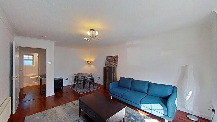 2 Bedroom Flat To Rent In Duff Street, Edinburgh, Midlothian, EH11
