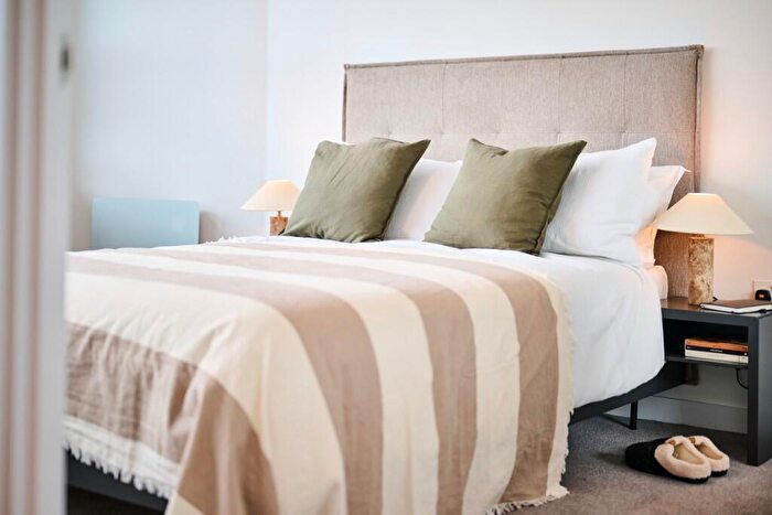 1 Bedroom Apartment To Rent In The Octagon - Great Charles Street Queensway, Birmingham, B3