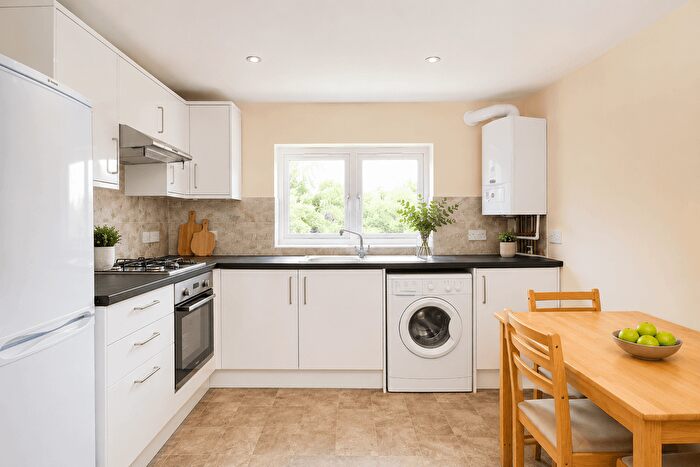 1 Bedroom Flat To Rent In Blockley Road, Wembley, HA0