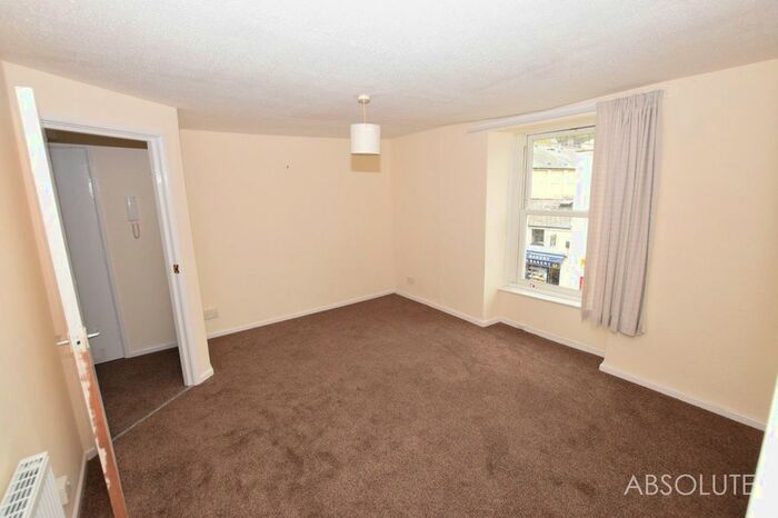 1 Bedroom Flat To Rent In Bank Lane, Brixham, TQ5