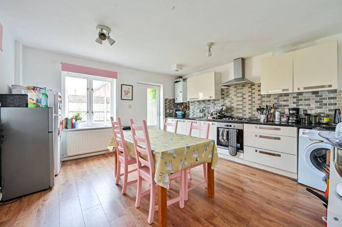 4 Bedroom Property To Rent In Dorton Close, Peckham, London, SE15