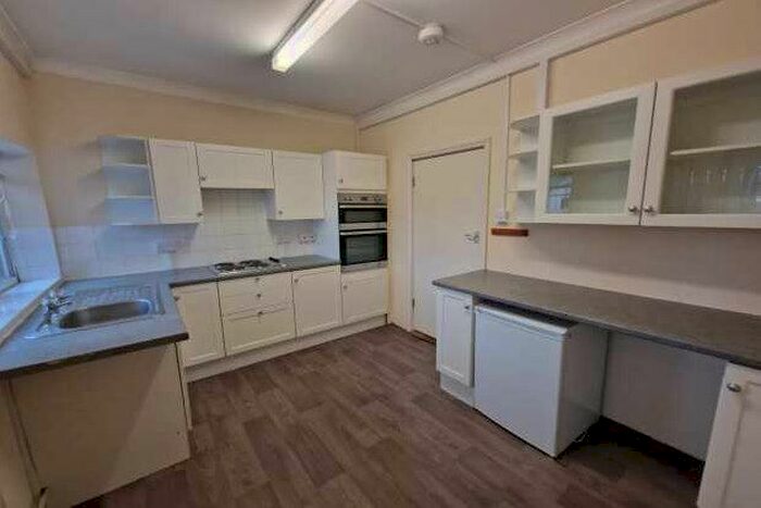 2 Bedroom Flat To Rent In Compton Road, Wolverhampton, WV3