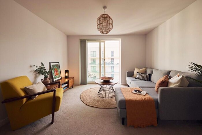 1 Bedroom Apartment To Rent In Ingram Row, Leeds, West Yorkshire, LS11