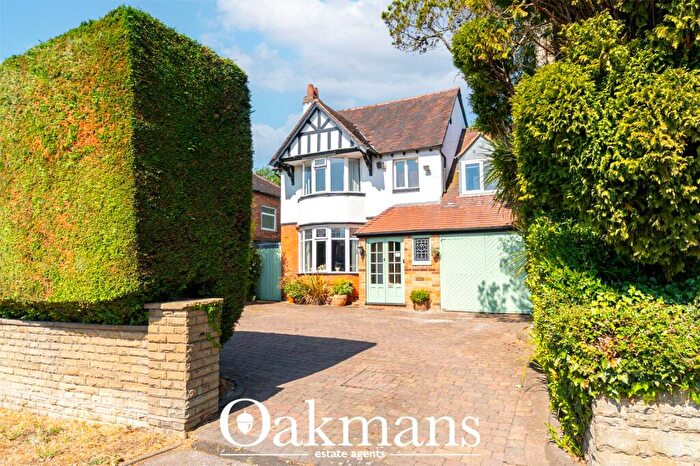 4 Bedroom Detached House For Sale In Haslucks Green Road, Shirley, Solihull, West Midlands, B90