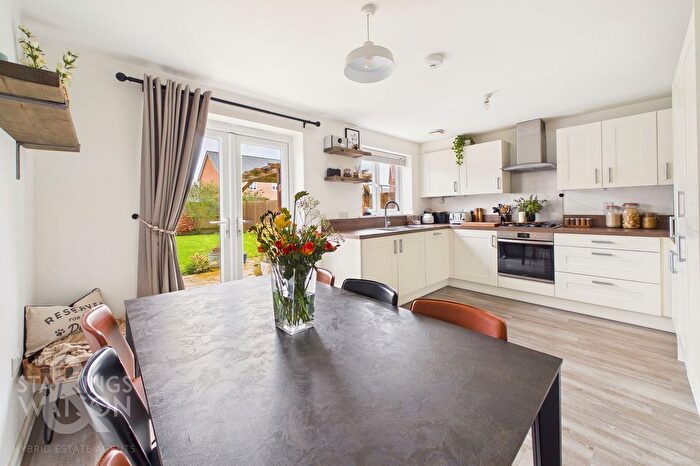 3 Bedroom Detached House For Sale In Jay Crescent, Wymondham, NR18