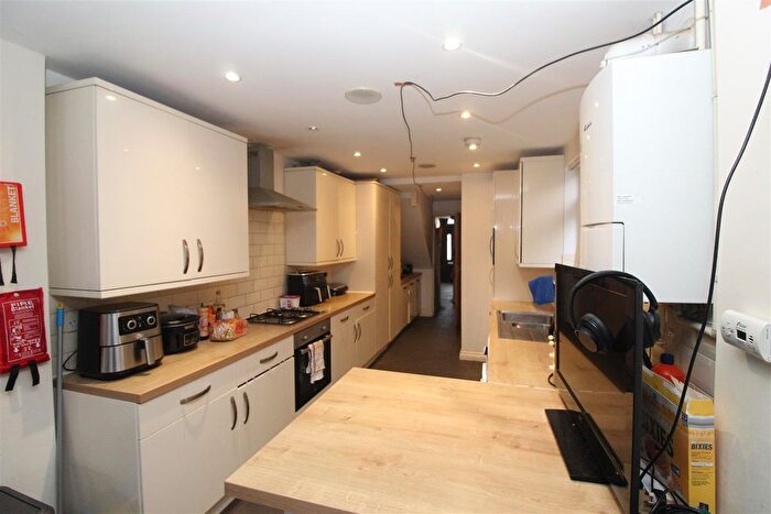 6 Bedroom Property To Rent In Minister Street, Cathays, Cardiff, CF24