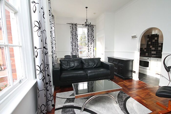 1 Bedroom Flat To Rent In Edge Lane, Grenoside, Sheffield, S6
