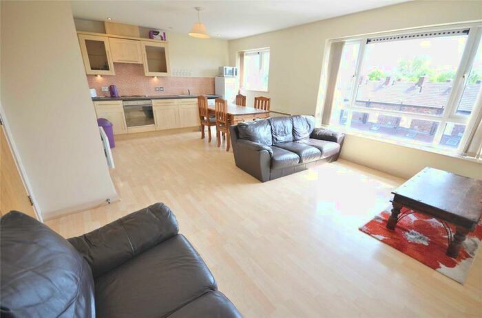 3 Bedroom Apartment To Rent In Sugar Mill Square, Block, Foster Street, Salford, M5