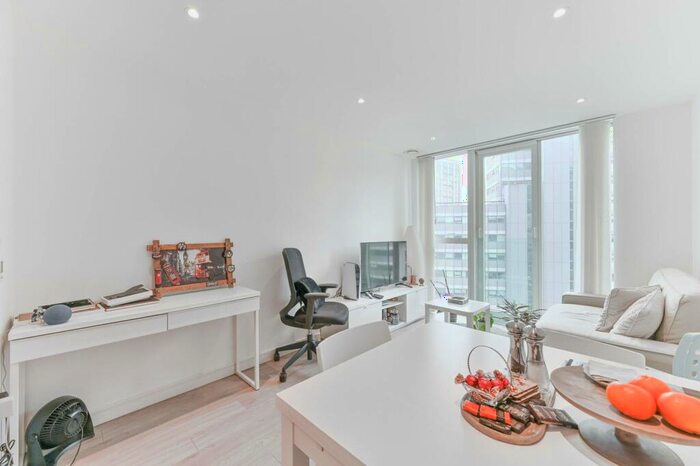 1 Bedroom Flat To Rent In Pinnacle Apartments, East Croydon, Croydon, CR0