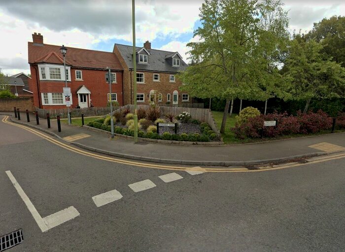 2 Bedroom Flat To Rent In Wharf Way, Hunton Bridge, Kings Langley, WD4