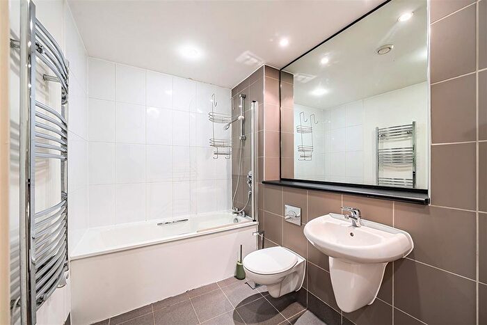 1 Bedroom Flat To Rent In Gateway West, East Street, Leeds, LS9