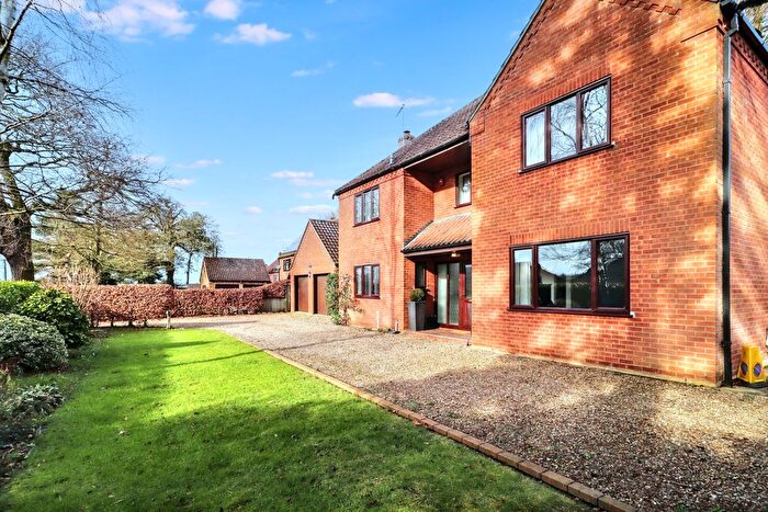 4 Bedroom Detached House For Sale In Hill Road, Middleton, Norfolk, PE32