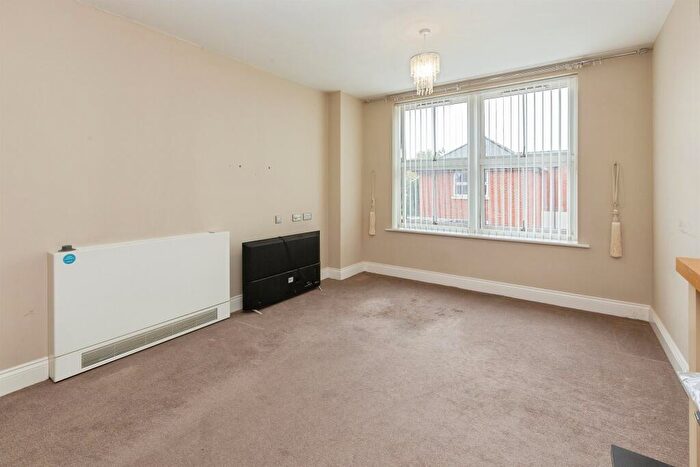 2 Bedroom Apartment For Sale In Ock Street, Abingdon, OX14