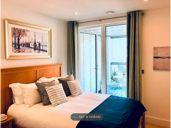 2 Bedroom Flat To Rent In Stockwell Park Walk, London, SW9