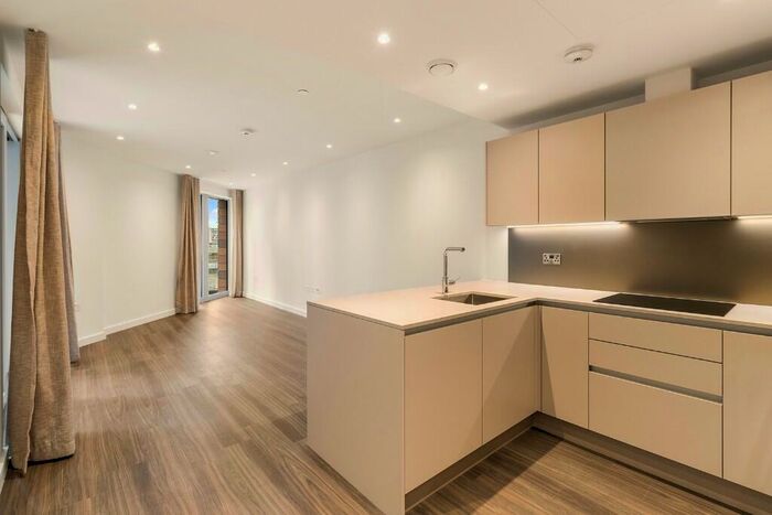 1 Bedroom Apartment To Rent In Nine Elms Lane, London, SW11