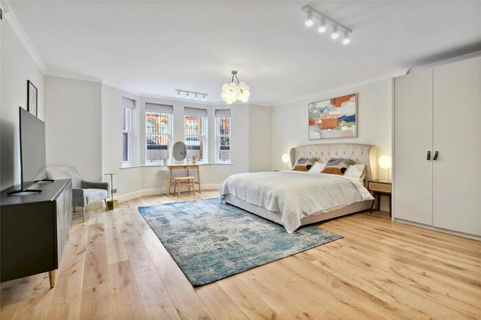 2 Bedroom Flat To Rent In Hans Crescent, London, SW1X