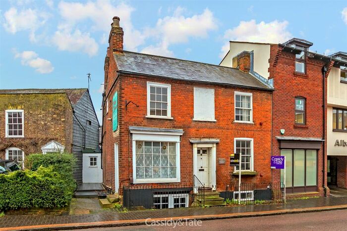 1 Bedroom Flat To Rent In Verulam Road, St Albans, Hertfordshire, AL3