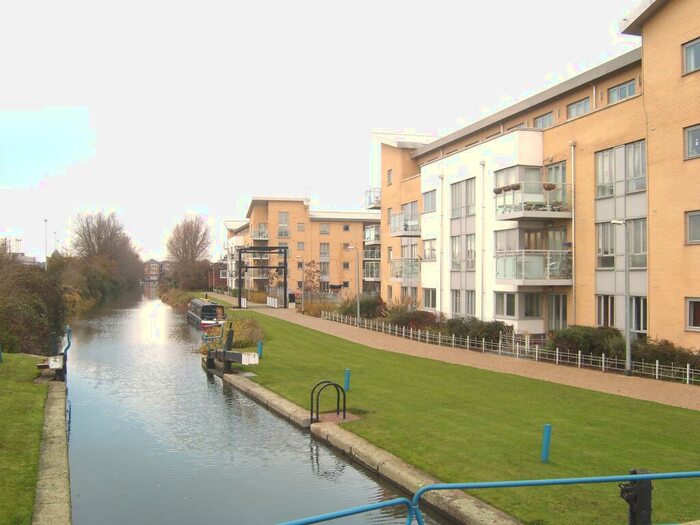 2 Bedroom Flat To Rent In Lockside Marina, Hill Road South, Chelmsford, CM2