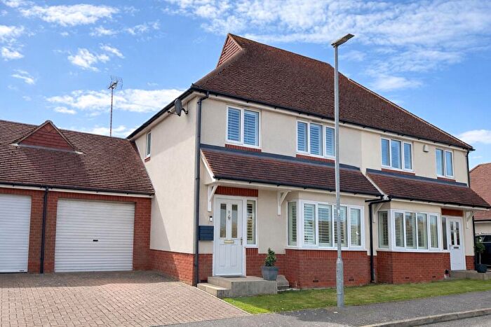 3 Bedroom Semi Detached House For Sale In Crescent Place, Benfleet, SS7