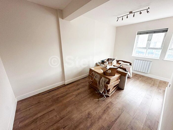 2 Bedroom Flat To Rent In Court Road, London, SE9