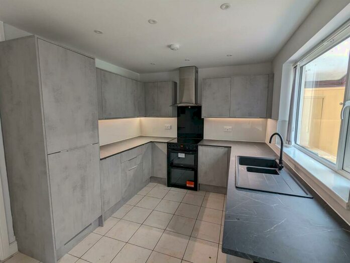 3 Bedroom Property To Rent In Sladepool Farm Road, Maypole, Birmingham, B14