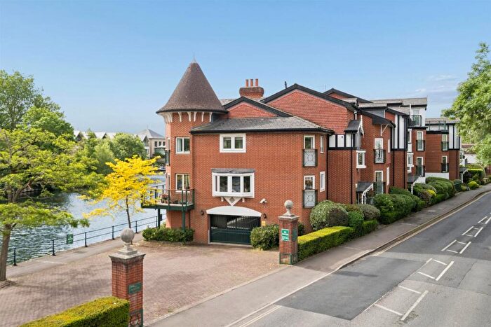 2 Bedroom Duplex For Sale In Ray Mead Road, Maidenhead, SL6