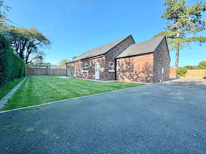 5 Bedroom Detached House To Rent In Humberston Avenue, Humberston, DN36