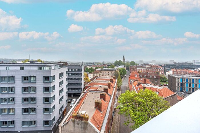 2 Bedroom Flat For Sale In St. James Barton, Bristol, BS1